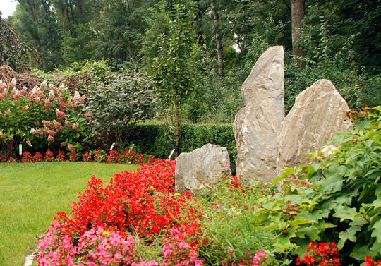 Kamen u vrtu